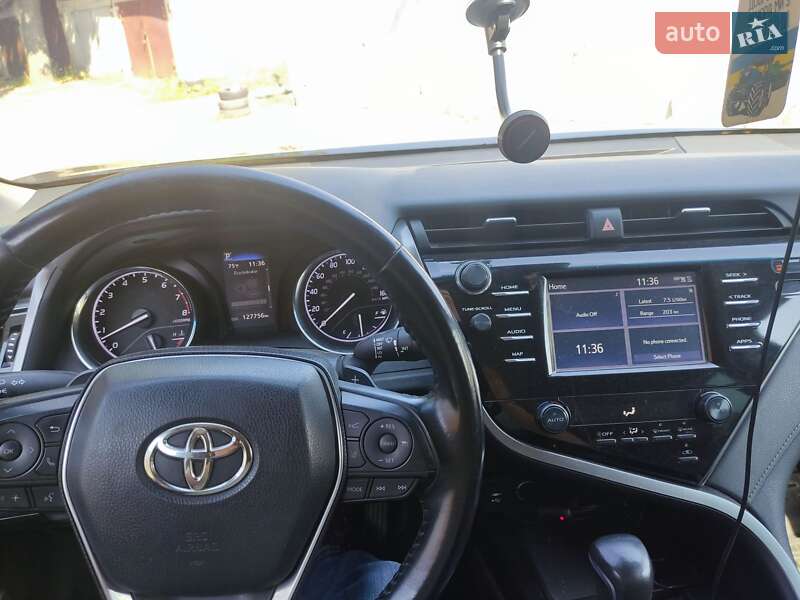 Седан Toyota Camry 2019 в Сумах