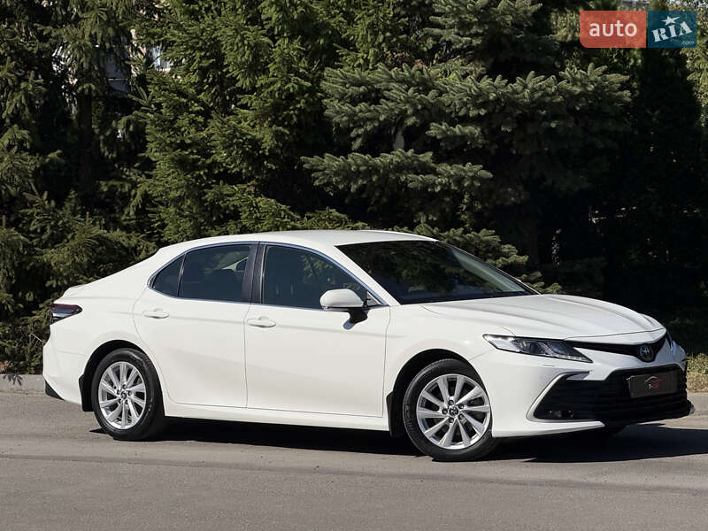 Седан Toyota Camry 2021 в Тернополе