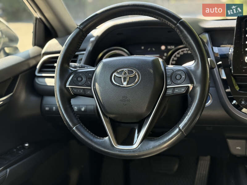 Седан Toyota Camry 2021 в Тернополе