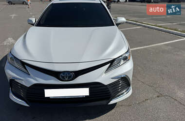 Седан Toyota Camry 2021 в Киеве