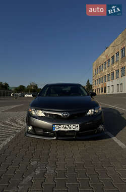 Седан Toyota Camry 2013 в Черновцах