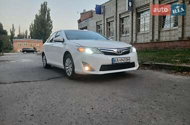 Седан Toyota Camry 2012 в Сумах