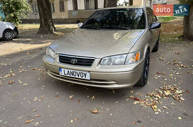 Седан Toyota Camry 2001 в Одессе