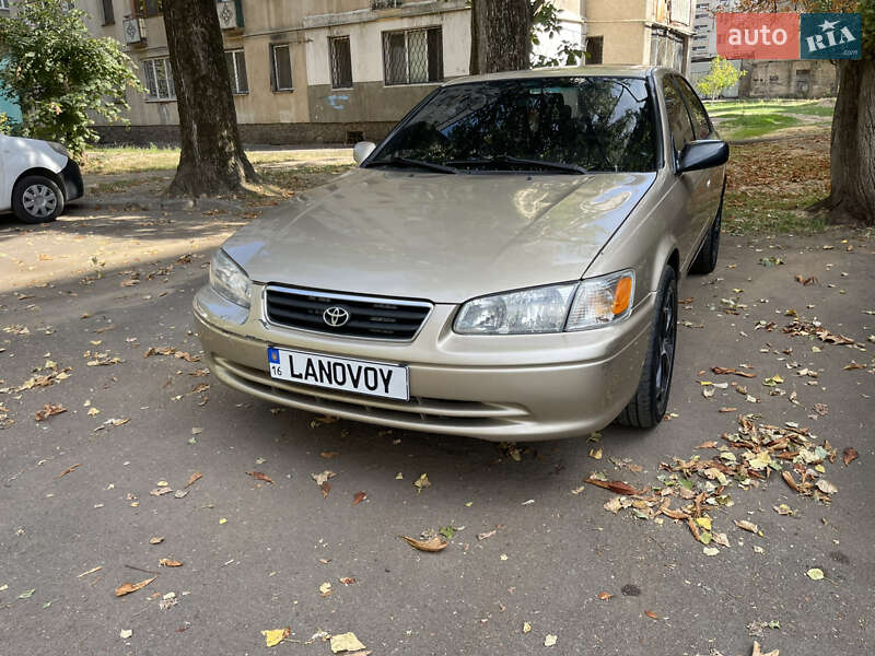 Toyota Camry 2001
