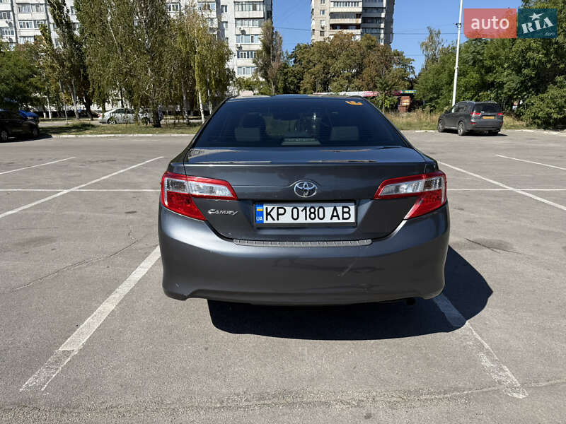 Седан Toyota Camry 2012 в Запоріжжі