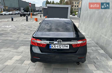 Седан Toyota Camry 2013 в 