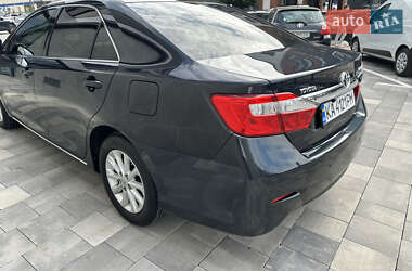 Седан Toyota Camry 2013 в 