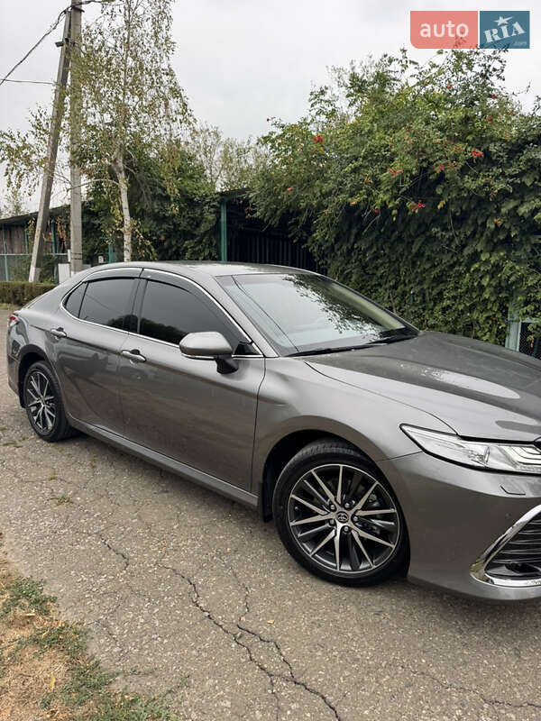 Седан Toyota Camry 2022 в Одессе
