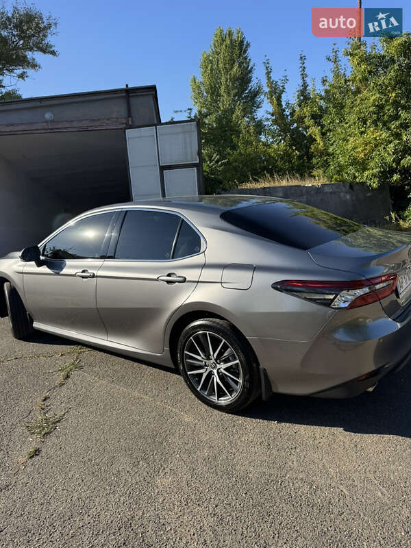 Седан Toyota Camry 2022 в Одессе