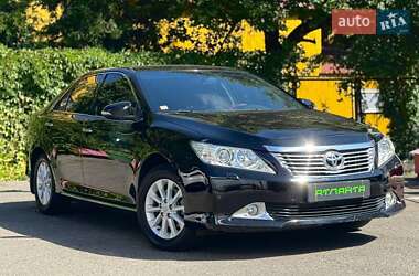Седан Toyota Camry 2012 в 