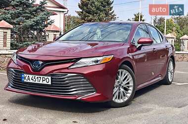 Седан Toyota Camry 2018 в Киеве