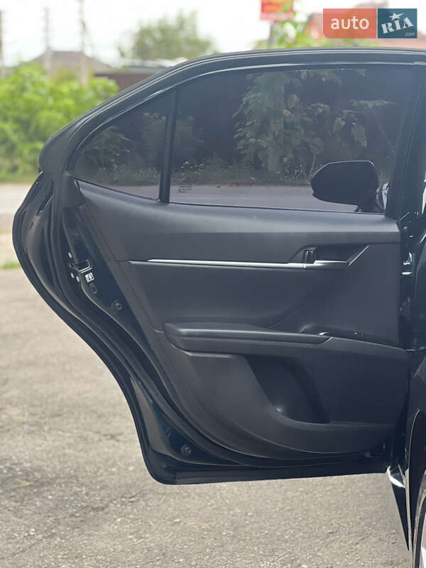 Седан Toyota Camry 2018 в Киеве фото 43 Седан Toyota Camry 2018 в Киеве