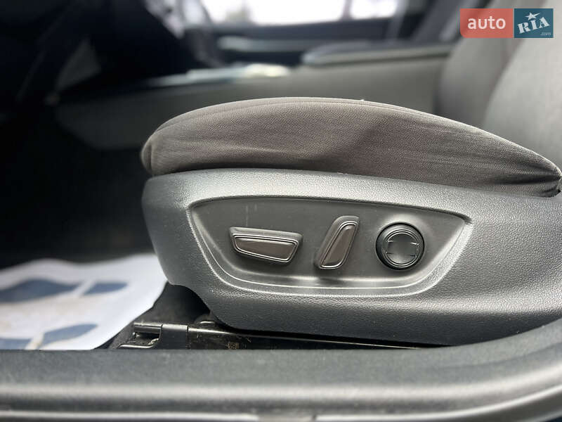 Седан Toyota Camry 2018 в Киеве фото 52 Седан Toyota Camry 2018 в Киеве