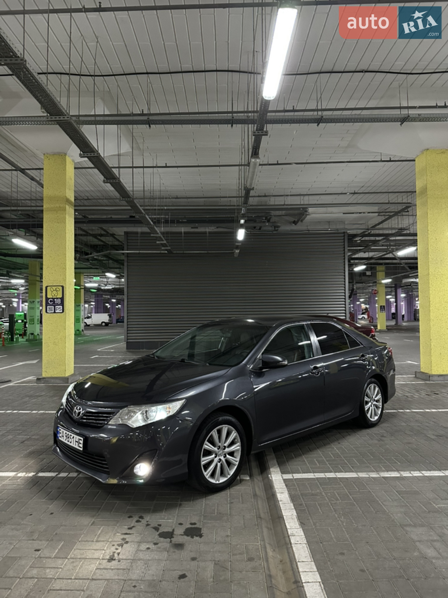2015 Toyota Camry - фото 1
