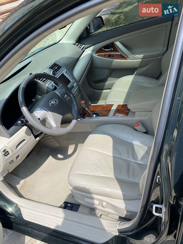 Седан Toyota Camry 2011 в Києві