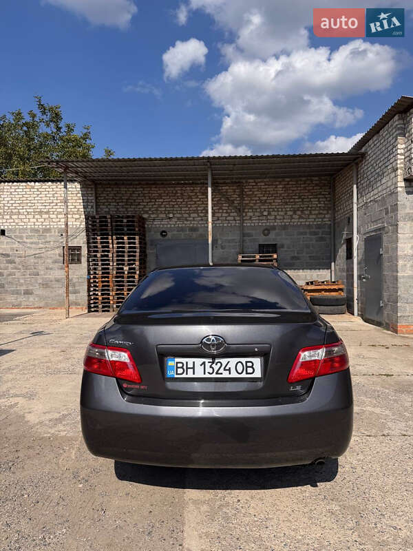 Седан Toyota Camry 2008 в Славянске
