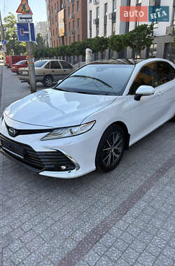 Седан Toyota Camry 2021 в Запорожье