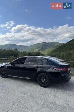 Седан Toyota Camry 2019 в Киеве