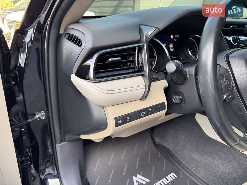 Седан Toyota Camry 2020 в Одесі