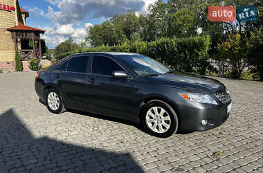 Седан Toyota Camry 2009 в Тернополе