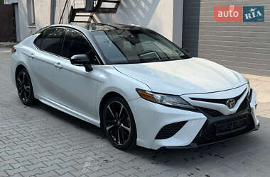 Седан Toyota Camry 2017 в Луцке