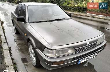 Седан Toyota Camry 1989 в Клевани