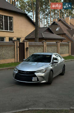 Седан Toyota Camry 2014 в Чернигове