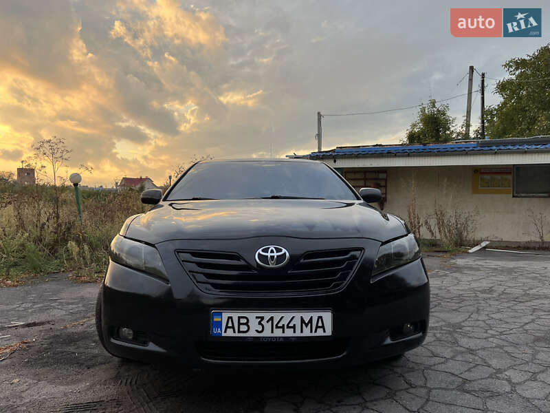 Седан Toyota Camry 2007 в Виннице