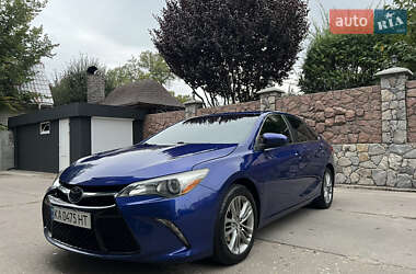 Седан Toyota Camry 2015 в Прилуках