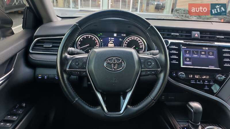 Седан Toyota Camry 2020 в Киеве