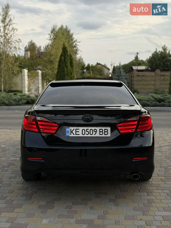 Седан Toyota Camry 2011 в Дніпрі