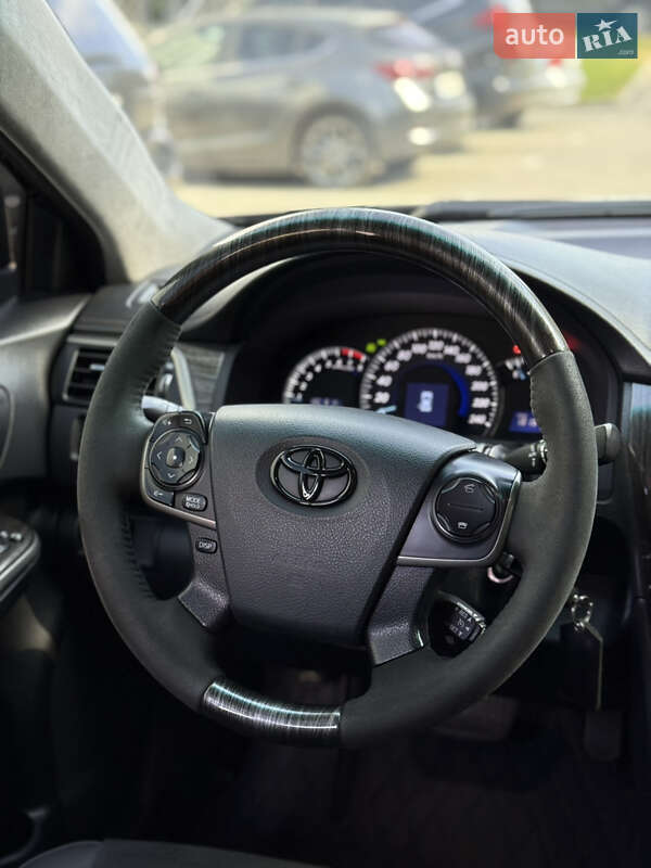 Седан Toyota Camry 2011 в Дніпрі