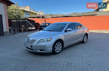 Седан Toyota Camry 2008 в Сторожинці