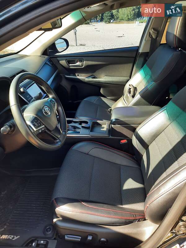 Седан Toyota Camry 2016 в Украинке