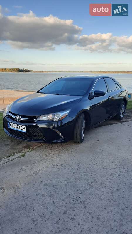 Седан Toyota Camry 2016 в Украинке
