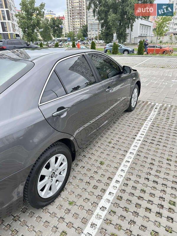 Седан Toyota Camry 2007 в Киеве