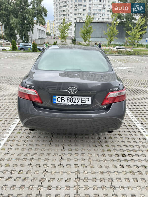 Седан Toyota Camry 2007 в Киеве