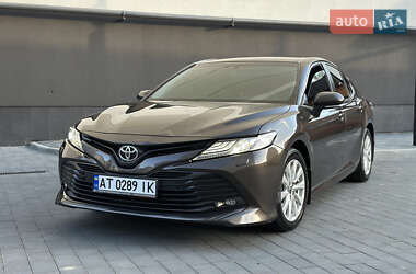 Седан Toyota Camry 2017 в Івано-Франківську