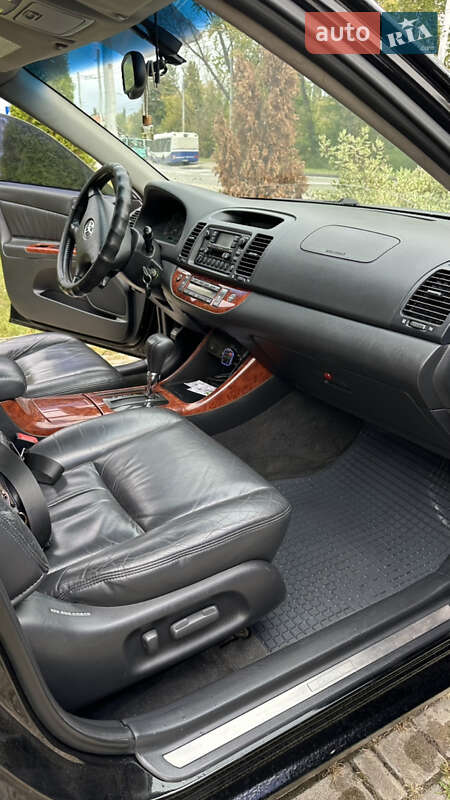 Седан Toyota Camry 2003 в Чернигове