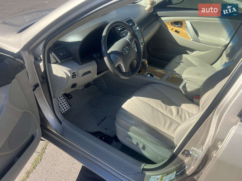 Седан Toyota Camry 2006 в Кривому Розі