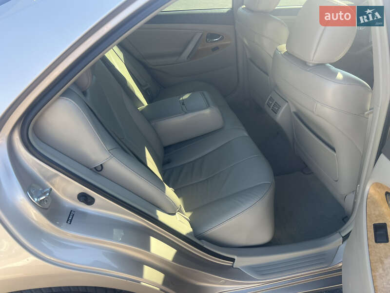 Седан Toyota Camry 2006 в Кривому Розі