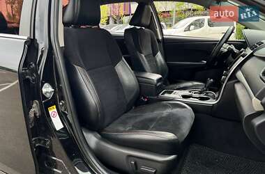 Седан Toyota Camry 2015 в 