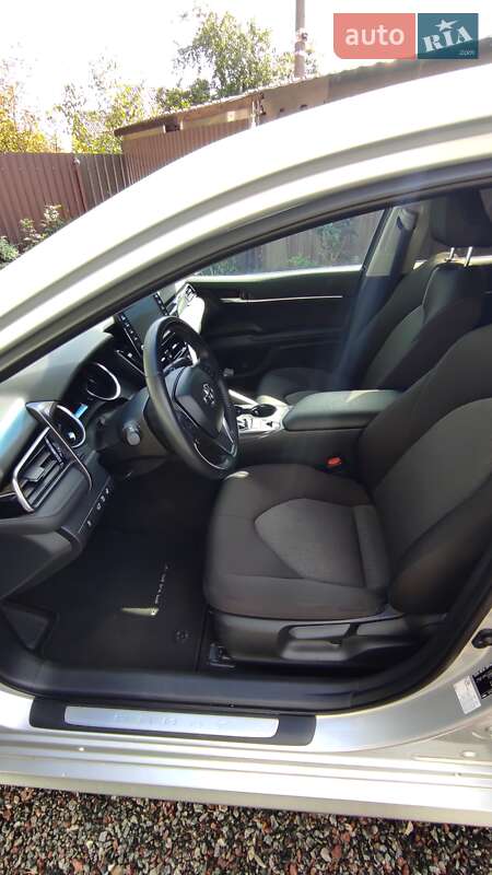 Седан Toyota Camry 2023 в Киеве