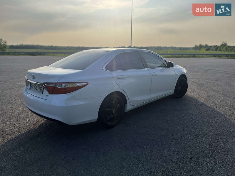 Седан Toyota Camry 2015 в Львове