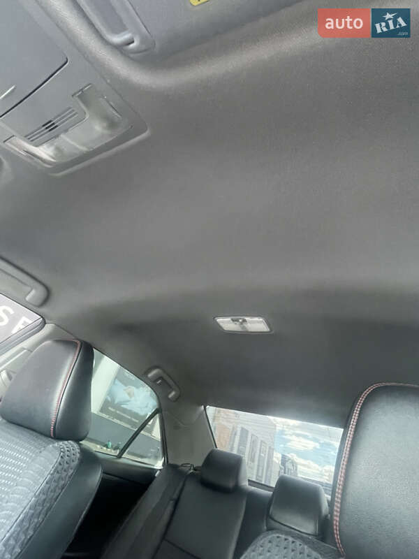 Седан Toyota Camry 2015 в Киеве фото 26 Седан Toyota Camry 2015 в Киеве