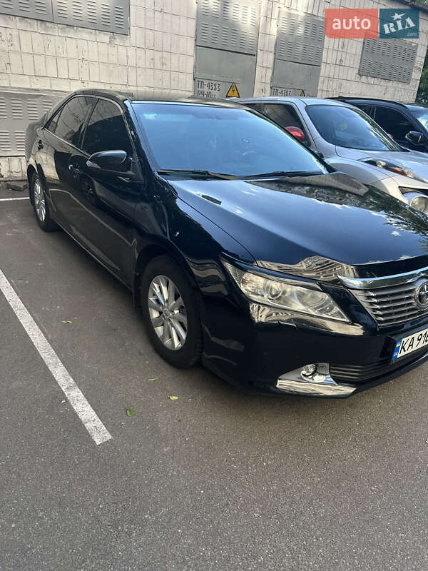 Седан Toyota Camry 2012 в 