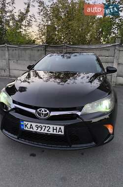 Седан Toyota Camry 2015 в Киеве