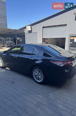 Седан Toyota Camry 2018 в 
