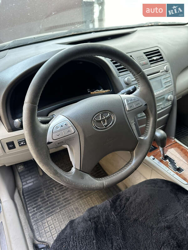 Седан Toyota Camry 2008 в Луцьку