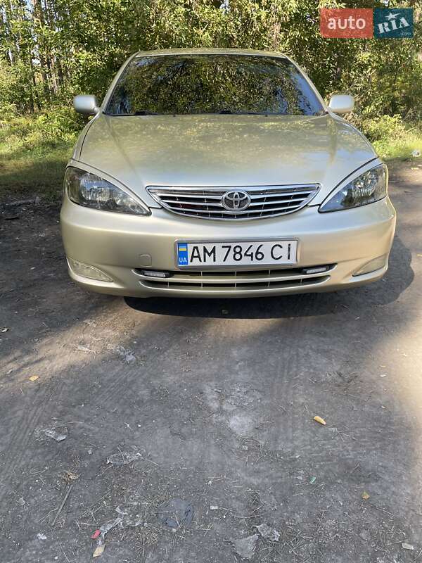 Седан Toyota Camry 2003 в Житомирі